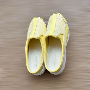 Easy Spirit Women travel clog